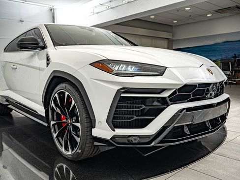 Used 2022 Lamborghini Urus AWD/4WD image 17