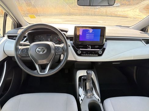 Used 2025 Toyota Corolla SE image 22