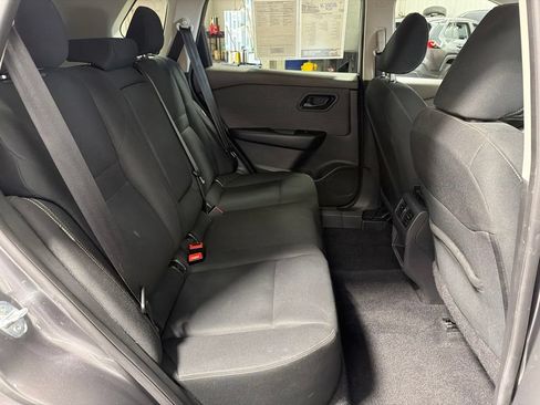 Used 2023 Nissan Rogue S AWD/4WD image 10