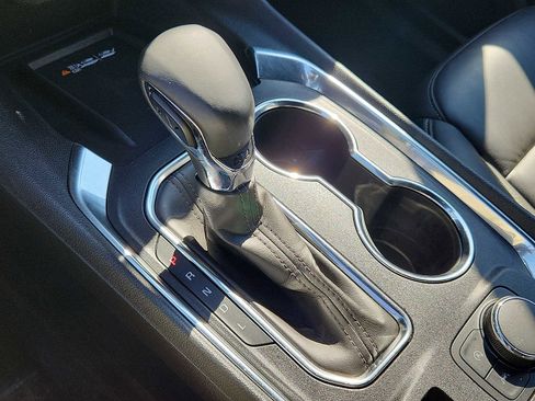 Used 2023 Chevrolet Traverse LT image 14