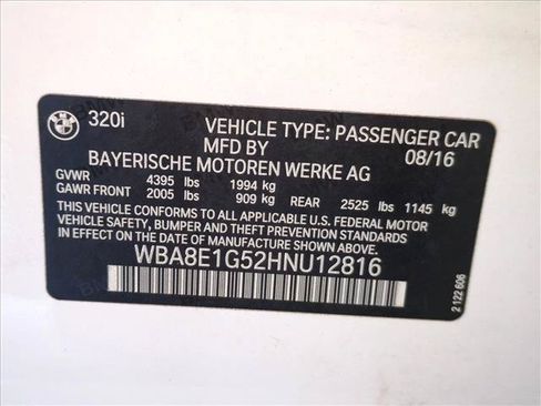 Used 2017 BMW 320i Sedan RWD image 25