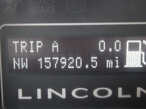 Used 2014 Lincoln Navigator 4WD image 16