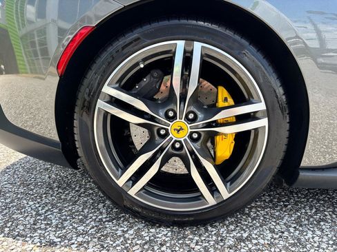 Used 2020 Ferrari Portofino RWD image 45