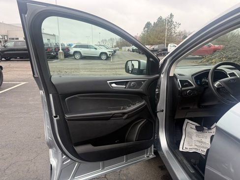 Used 2022 Ford Edge Titanium AWD/4WD image 14