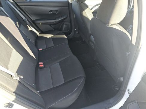 Used 2025 Nissan Sentra SV image 5