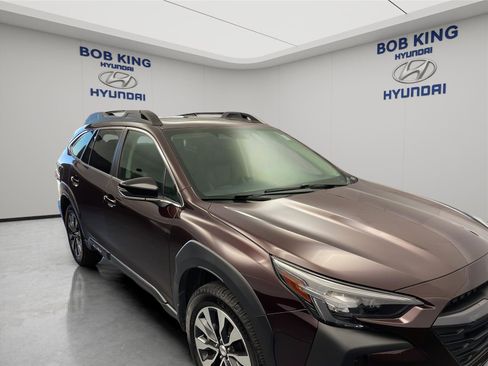 Used 2023 Subaru Outback Limited AWD/4WD image 7