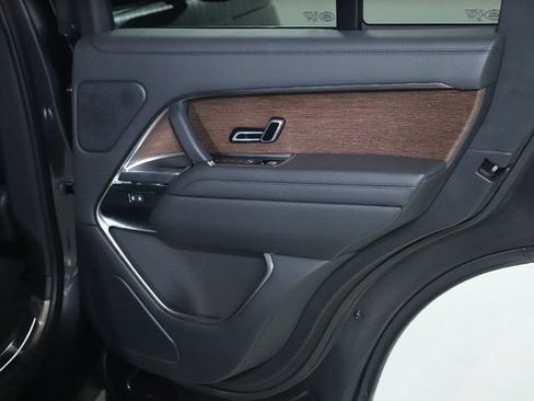 Used 2025 Land Rover Range Rover SE AWD/4WD image 33