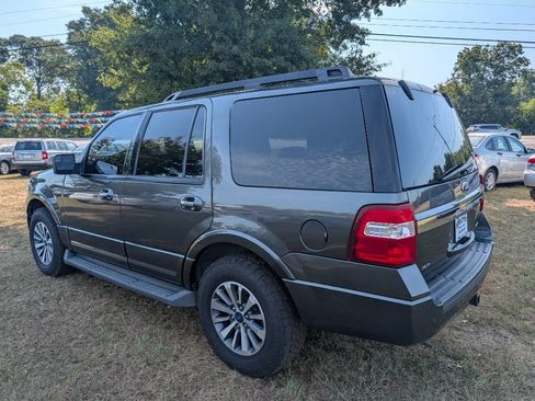 Used 2016 Ford Expedition XLT AWD/4WD image 2