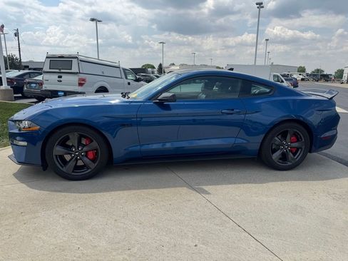 Used 2022 Ford Mustang GT Premium w/ Black Accent Package RWD image 4