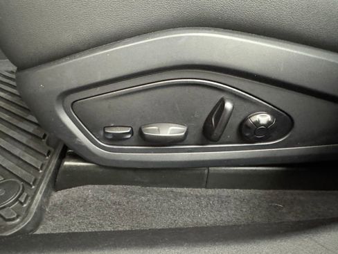 Used 2022 Audi e-tron GT Premium Plus w/ Performance Package image 26