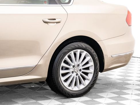 Used 2016 Volkswagen Passat 1.8T SE image 33