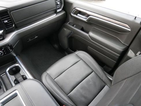 Used 2022 Chevrolet Silverado 1500 LTZ w/ Technology Package image 11