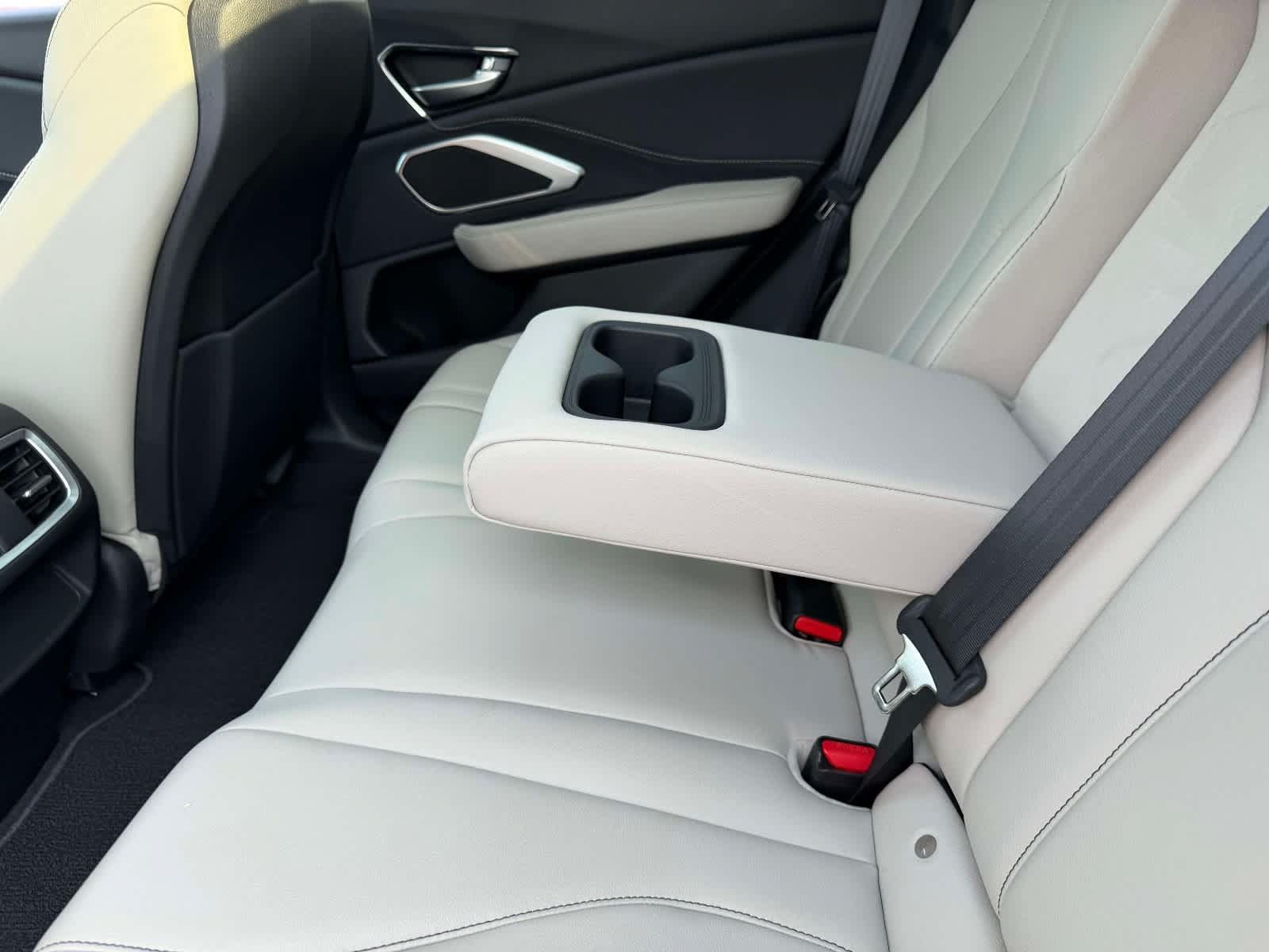 Certified 2025 Acura RDX SH-AWD image 16