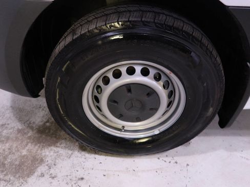 Used 2023 Mercedes-Benz Sprinter 2500 image 10