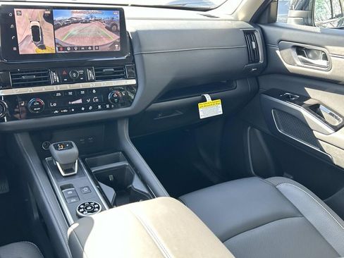 New 2026 Nissan Pathfinder SL w/ SL Premium Package AWD/4WD image 25