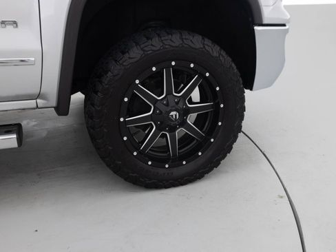 Used 2018 GMC Sierra 1500 SLT AWD/4WD image 19