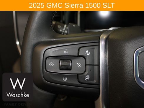 Used 2025 GMC Sierra 1500 SLT w/ SLT Premium Plus Package image 30