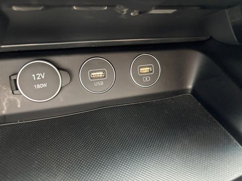 Used 2023 Genesis G70 2.0T image 31