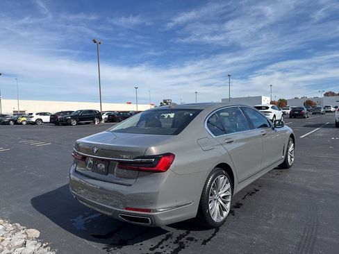 Used 2022 BMW 750i xDrive 750i xDrive w/ Luxury Rear Seating Package image 5