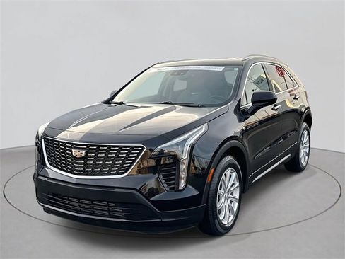 Certified 2023 Cadillac XT4 Luxury w/ Cold Weather Package image 1