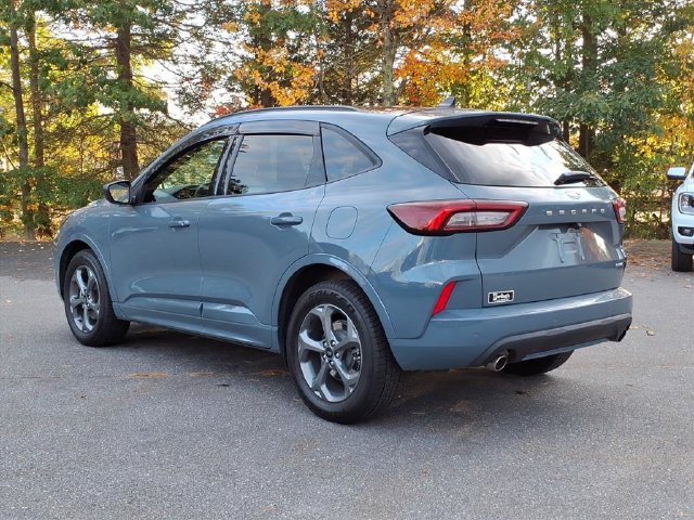 Used 2023 Ford Escape ST-Line w/ Tech Pack #1 AWD/4WD image 7