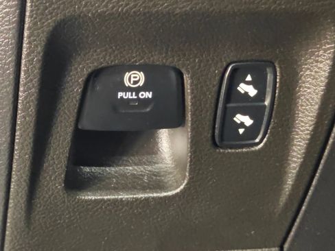 Used 2019 RAM 1500 Big Horn AWD/4WD image 10
