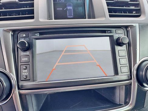 Used 2013 Toyota Highlander SE AWD/4WD image 17