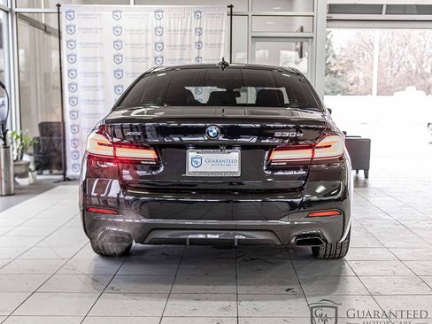 Used 2021 BMW 530e xDrive w/ Executive Package image 13