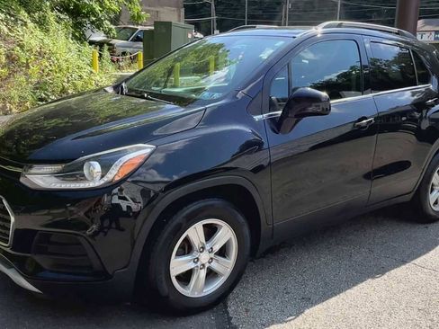 Certified 2017 Chevrolet Trax LT w/ Sun & Sound Package image 4