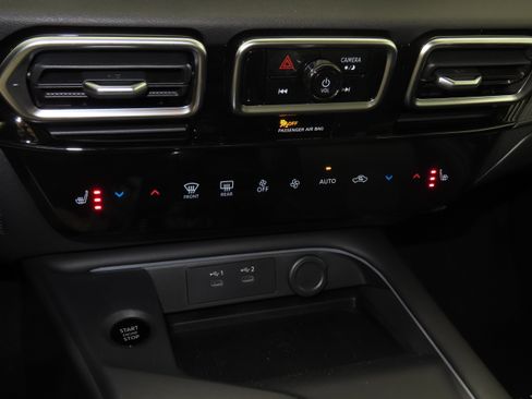 New 2026 Nissan Sentra SR w/ SR Premium Package image 33