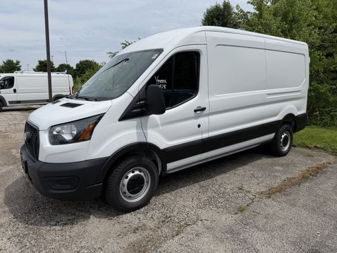 New 2026 Ford Transit 250 148 Medium Roof RWD image 12