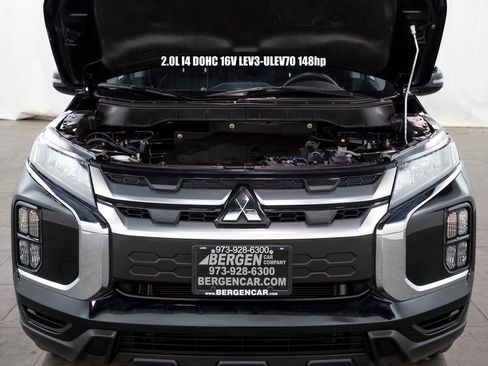 Used 2024 Mitsubishi Outlander Sport SE image 2