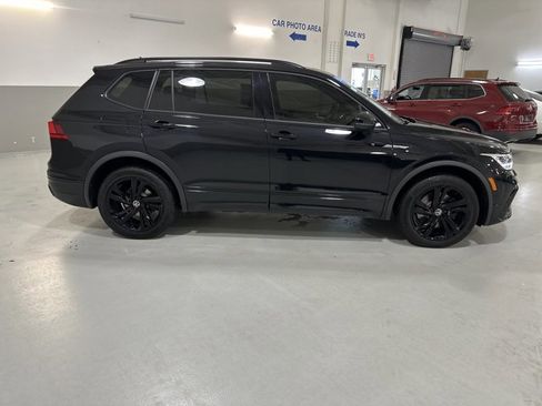 Certified 2023 Volkswagen Tiguan SE R-Line image 10