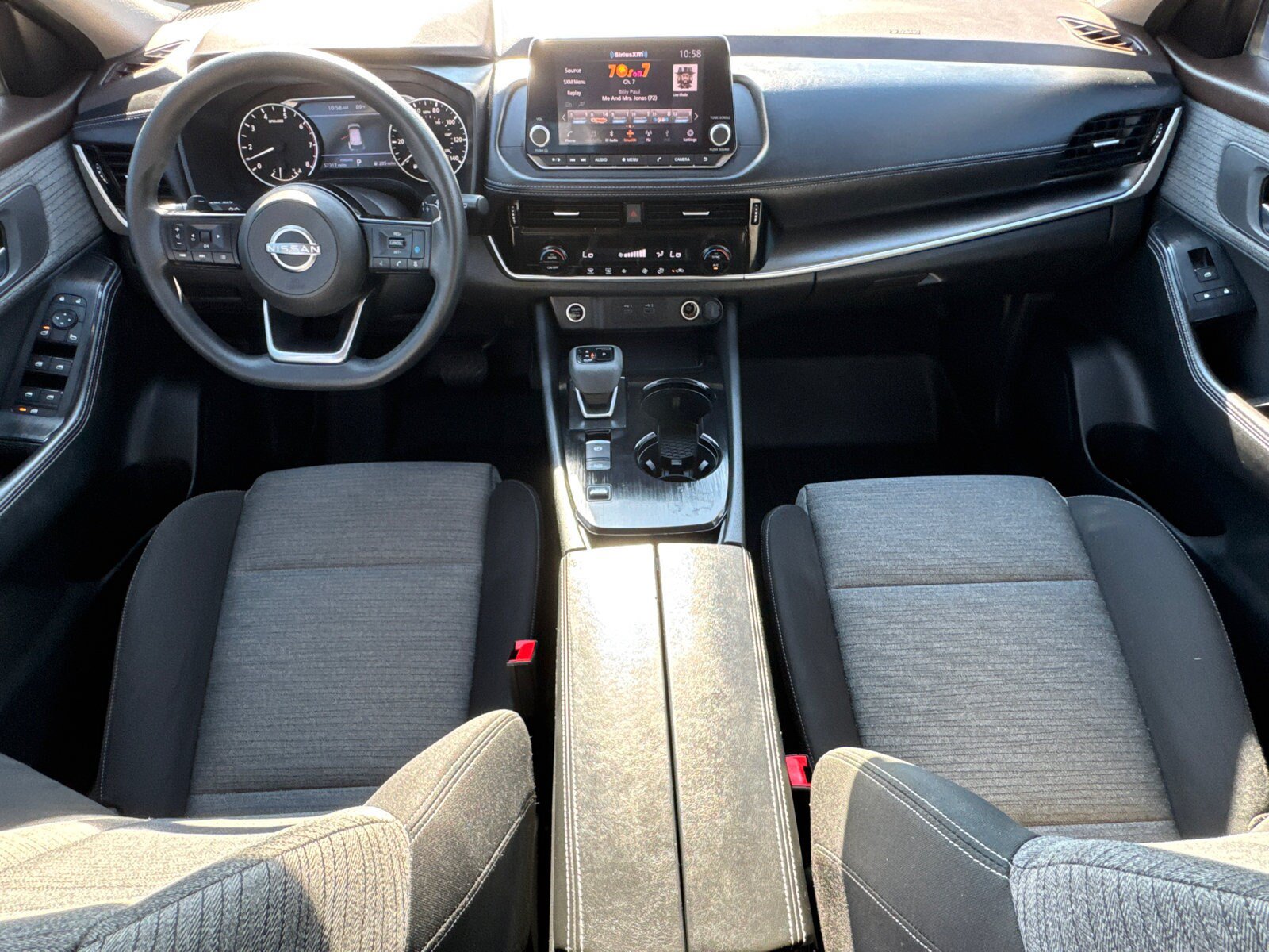 Used 2022 Nissan Rogue SV FWD image 25