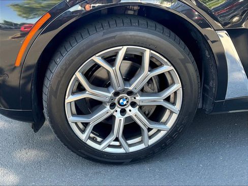 Used 2023 BMW X7 xDrive40i w/ Premium Package image 11
