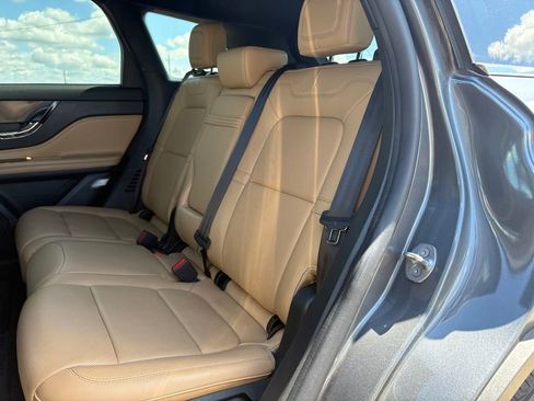 Used 2022 Lincoln Corsair Reserve w/ Luxury Package FWD image 12