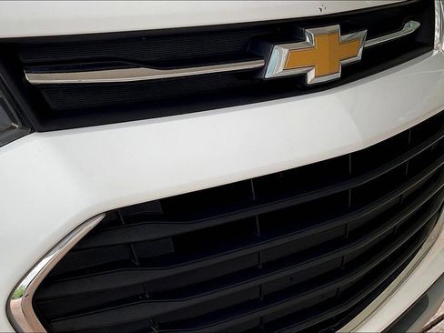 Used 2020 Chevrolet Trax LT w/ LT Convenience Package FWD image 30