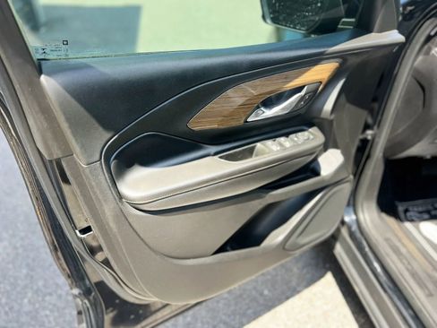 Used 2018 GMC Terrain SLE FWD image 16