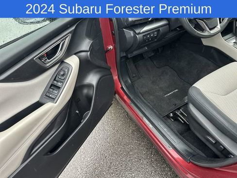 Used 2024 Subaru Forester Premium AWD/4WD image 12