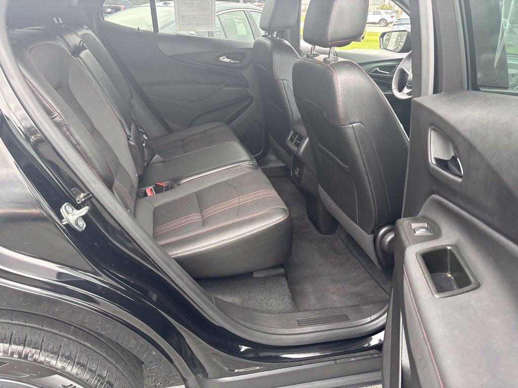 Used 2024 Chevrolet Equinox RS AWD/4WD image 30