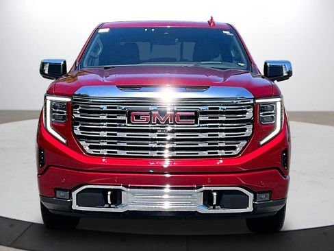 Used 2024 GMC Sierra 1500 Denali AWD/4WD image 3