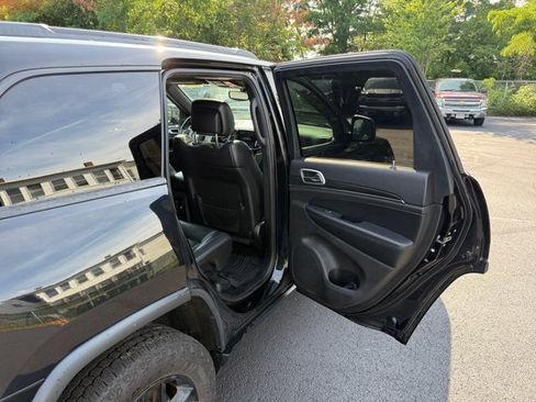 Used 2019 Jeep Grand Cherokee Limited AWD/4WD image 26