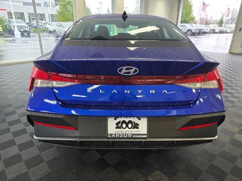 New 2026 Hyundai Elantra SE image 5