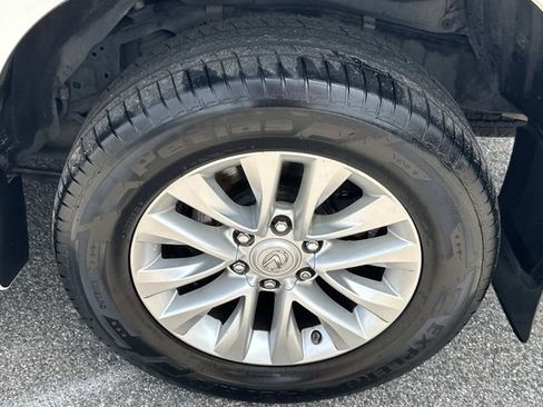 Used 2018 Lexus GX 460 Premium AWD/4WD image 13