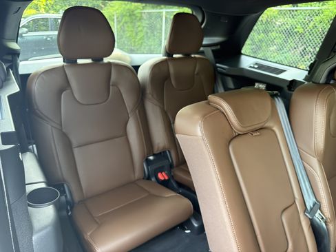 Certified 2025 Volvo XC90 B6 Ultra w/ Protection Package AWD/4WD image 34