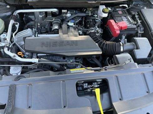 Used 2025 Nissan Rogue S AWD/4WD image 22