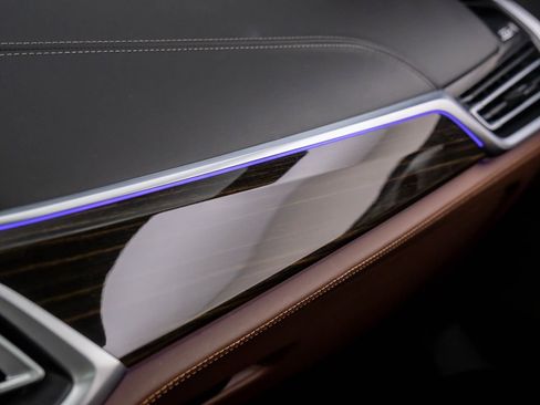 Used 2020 BMW X5 M50i w/ Executive Package image 33