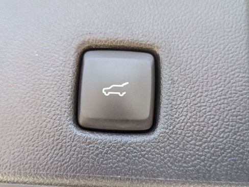 Used 2021 Ford Escape SE w/ Convenience Package FWD image 14