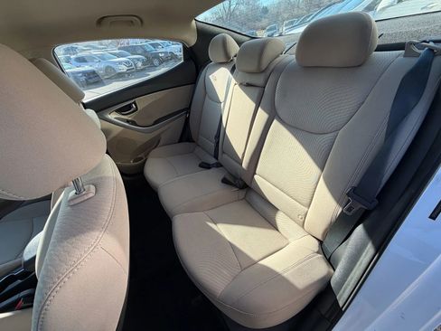 Used 2016 Hyundai Elantra SE w/ Option Group 02 image 23