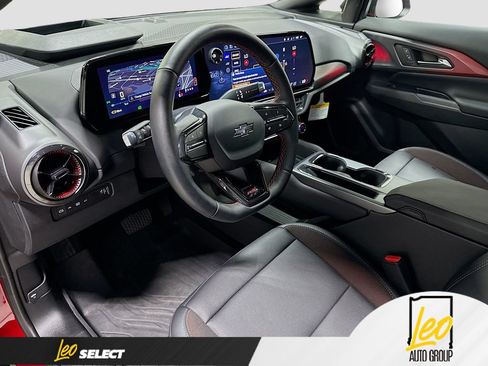 Used 2026 Chevrolet Equinox EV RS w/ Convenience Package II FWD image 11